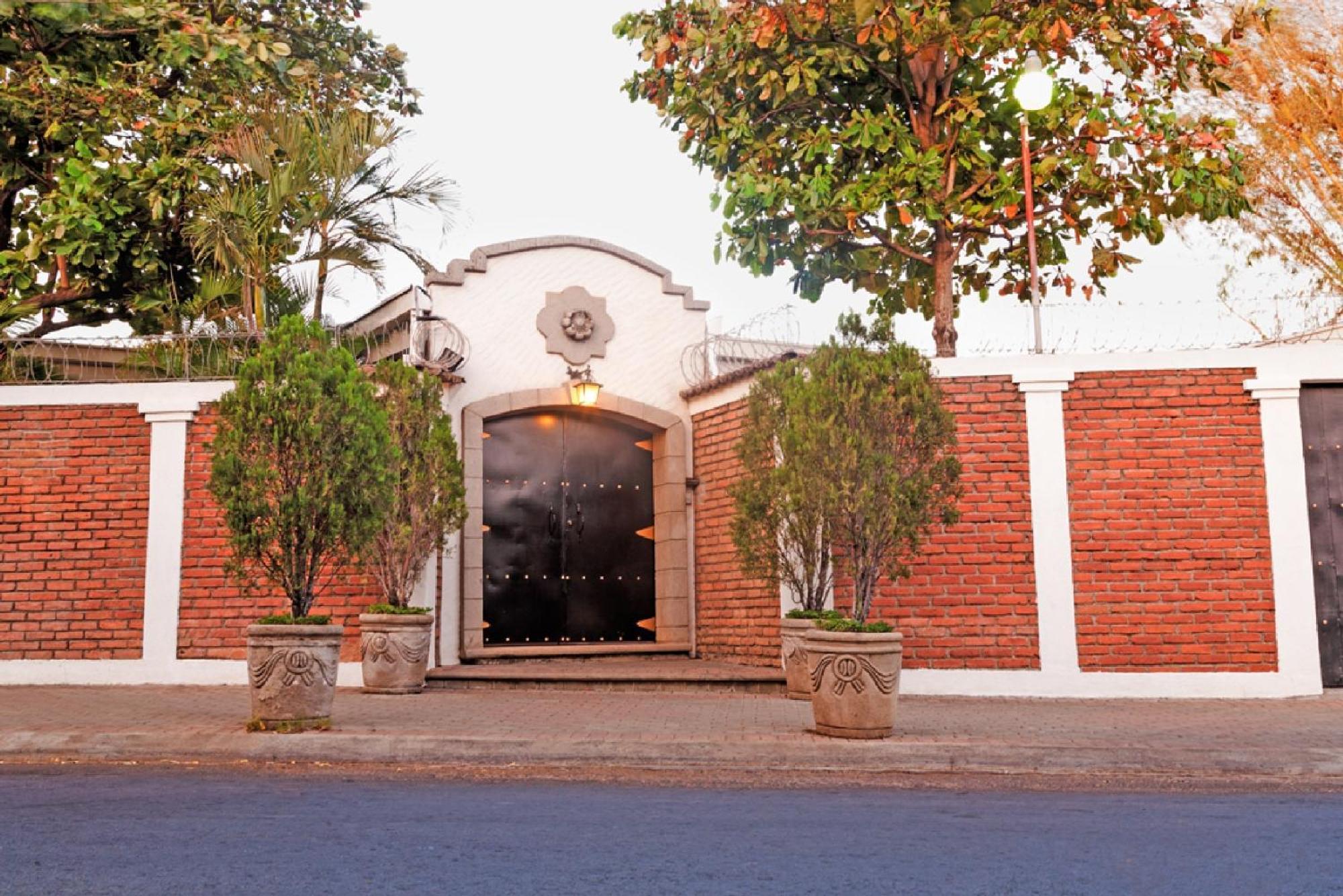 El Almendro Hotel Managua