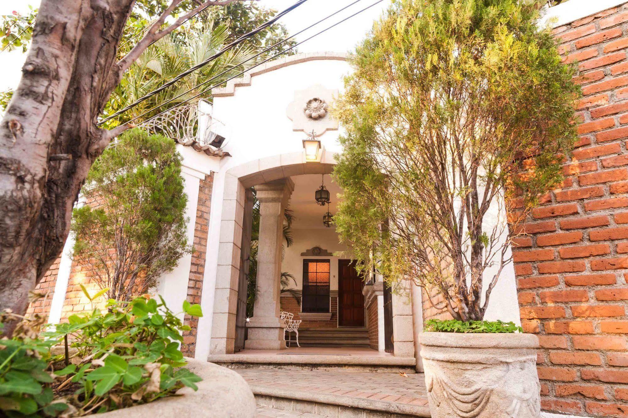 El Almendro Hotel Managua