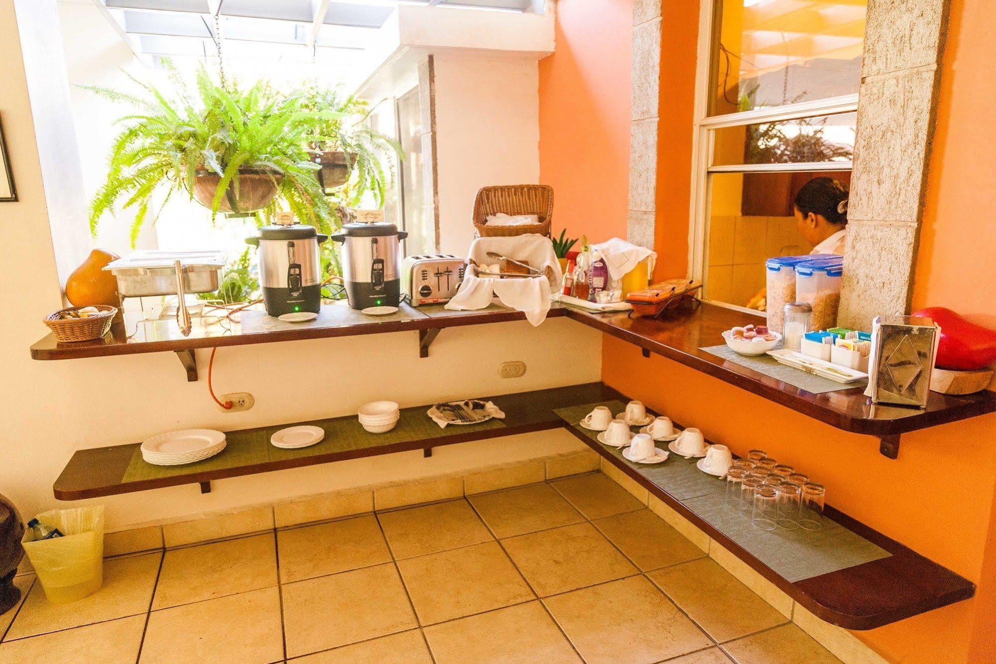 Hotel El Almendro 3*